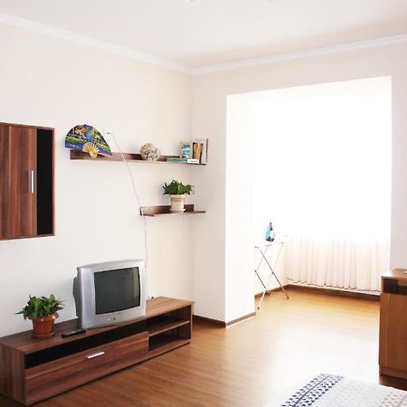 Ferienwohnung Центр Міста Однокімнатна Новобудова Lutsʼk Exterior foto