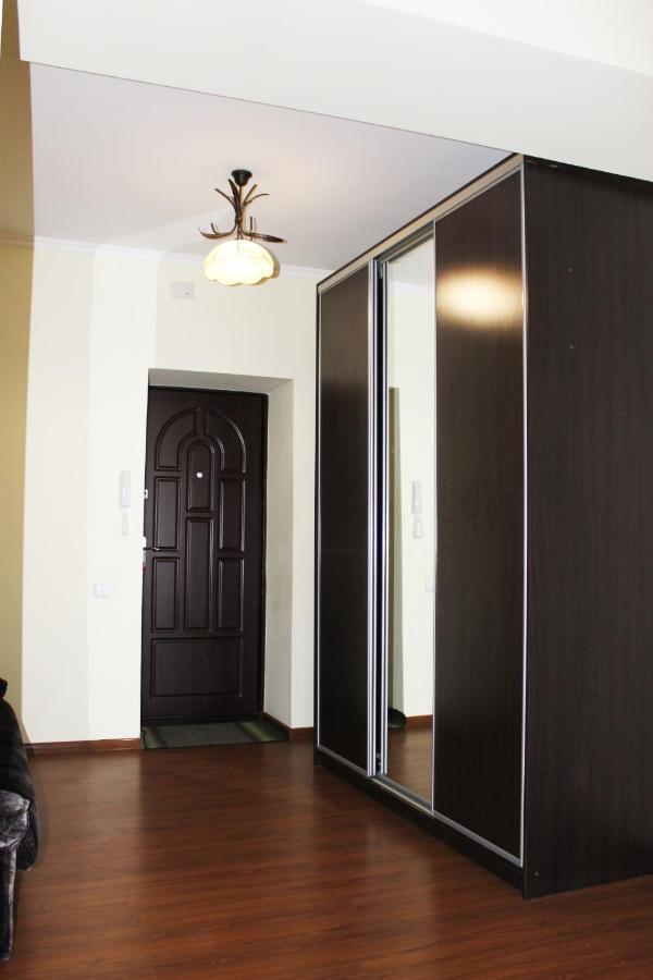 Ferienwohnung Центр Міста Однокімнатна Новобудова Lutsʼk Exterior foto